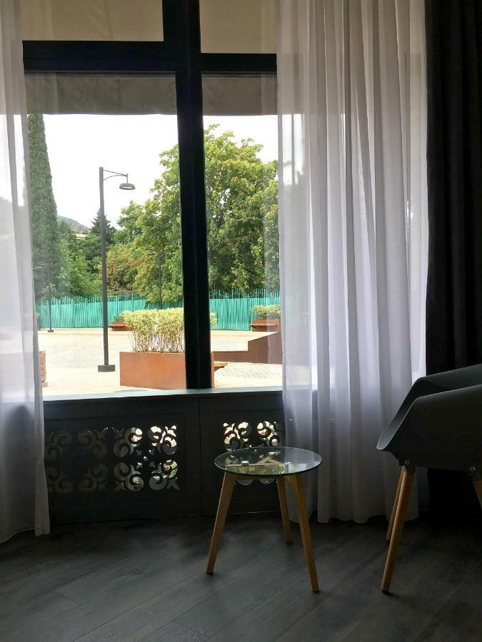 Atoneli Hotel Tbilisi Exterior photo