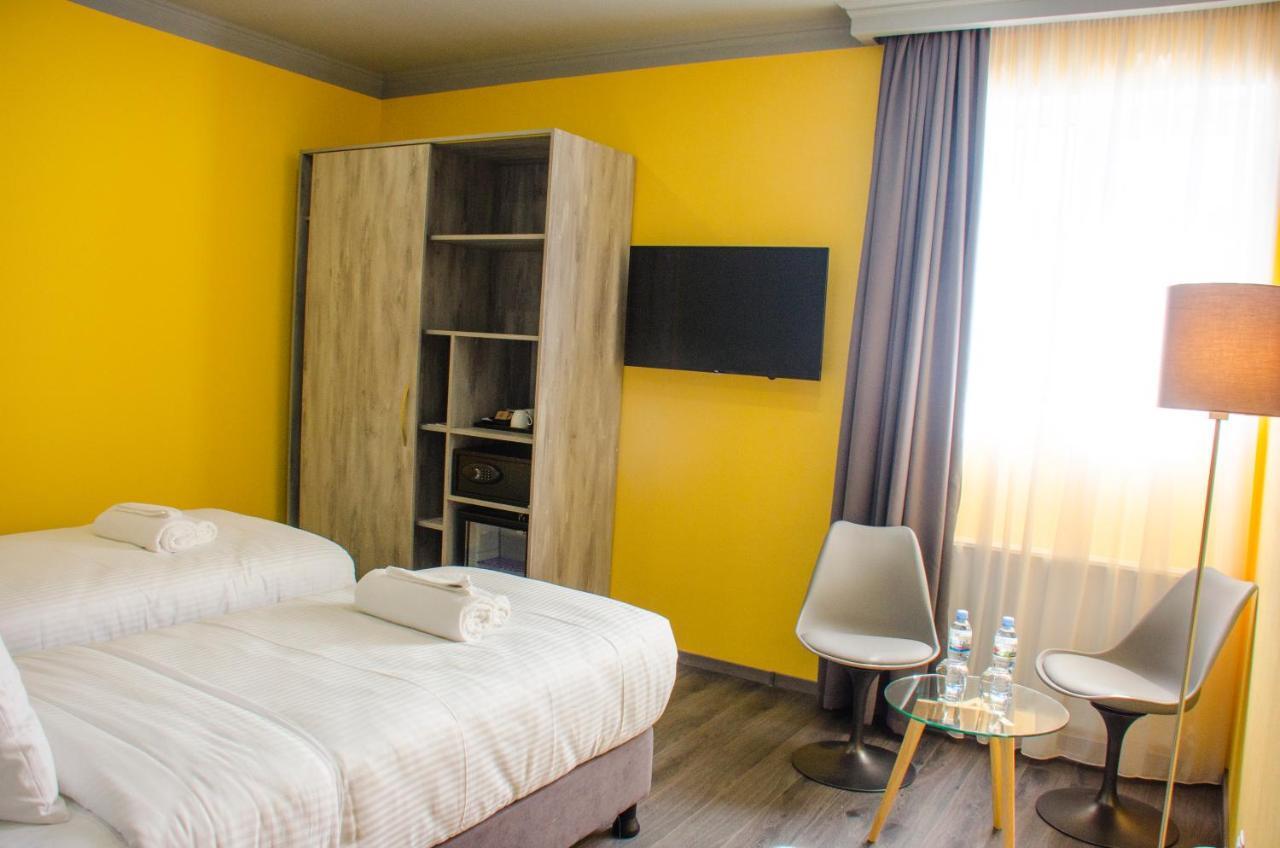 Atoneli Hotel Tbilisi Exterior photo